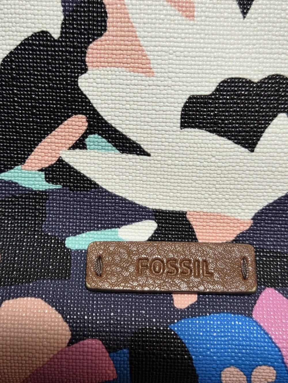 Fossil Fiona Small Crossbody Bag In Black Floral Print With Key! EUC - Picture 3 of 14